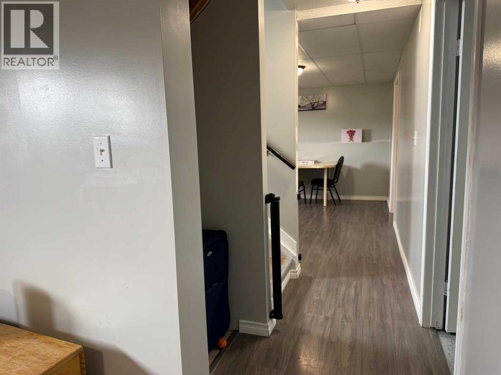 302 5 Avenue W - 27