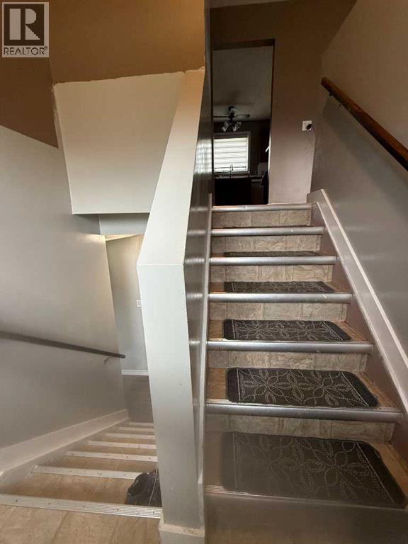 302 5 Avenue W - 28