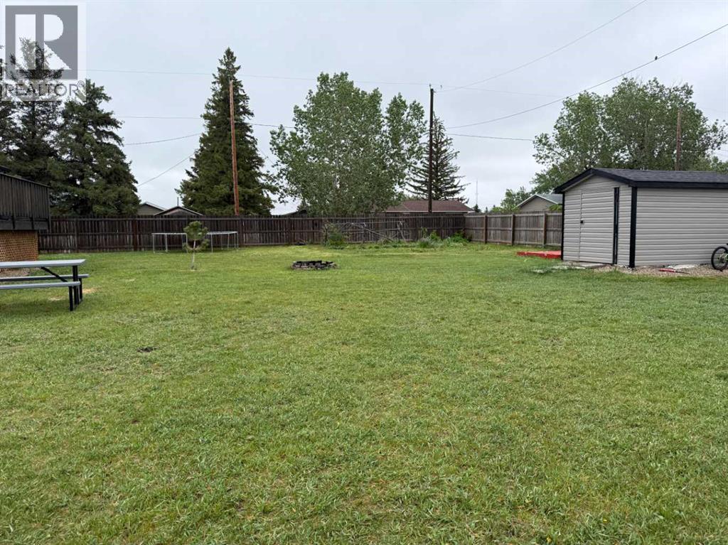 302 5 Avenue W - 34