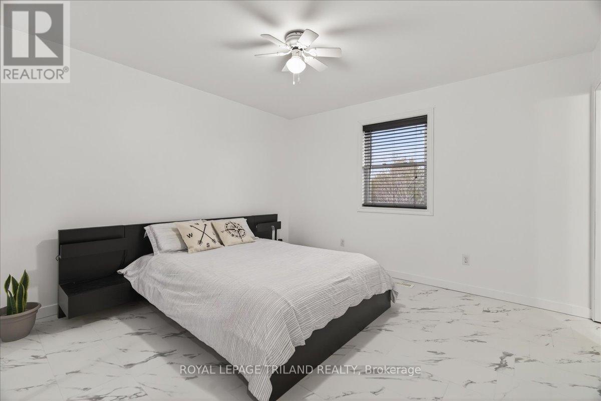14 WELLINGTON AVENUE - 17