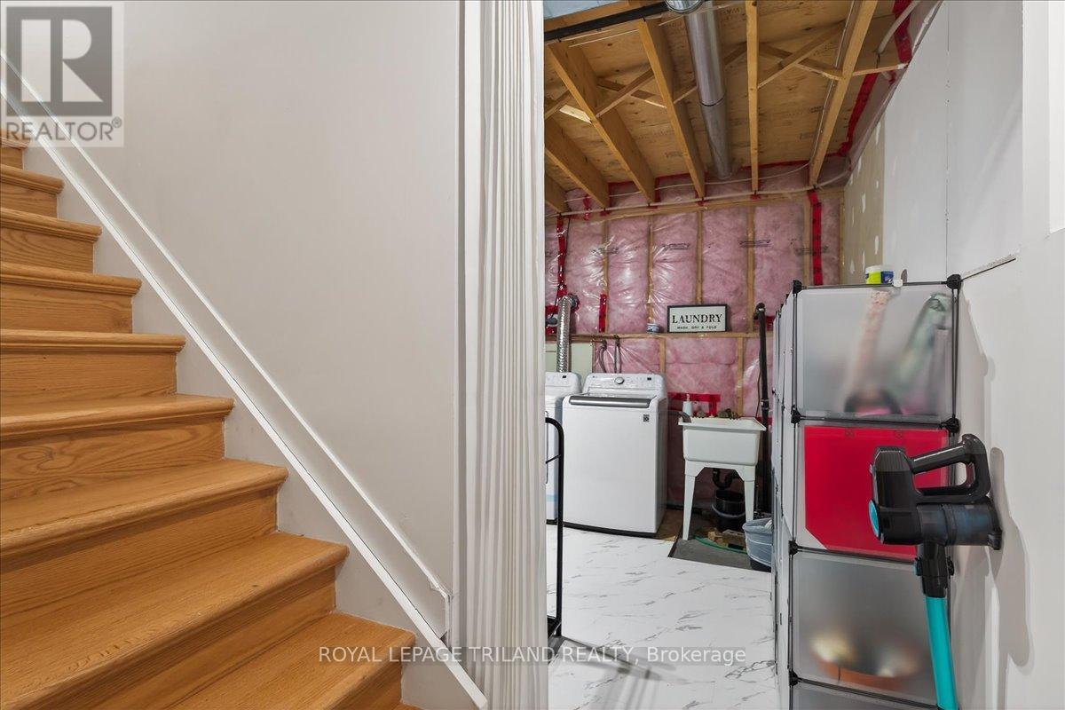 14 WELLINGTON AVENUE - 33
