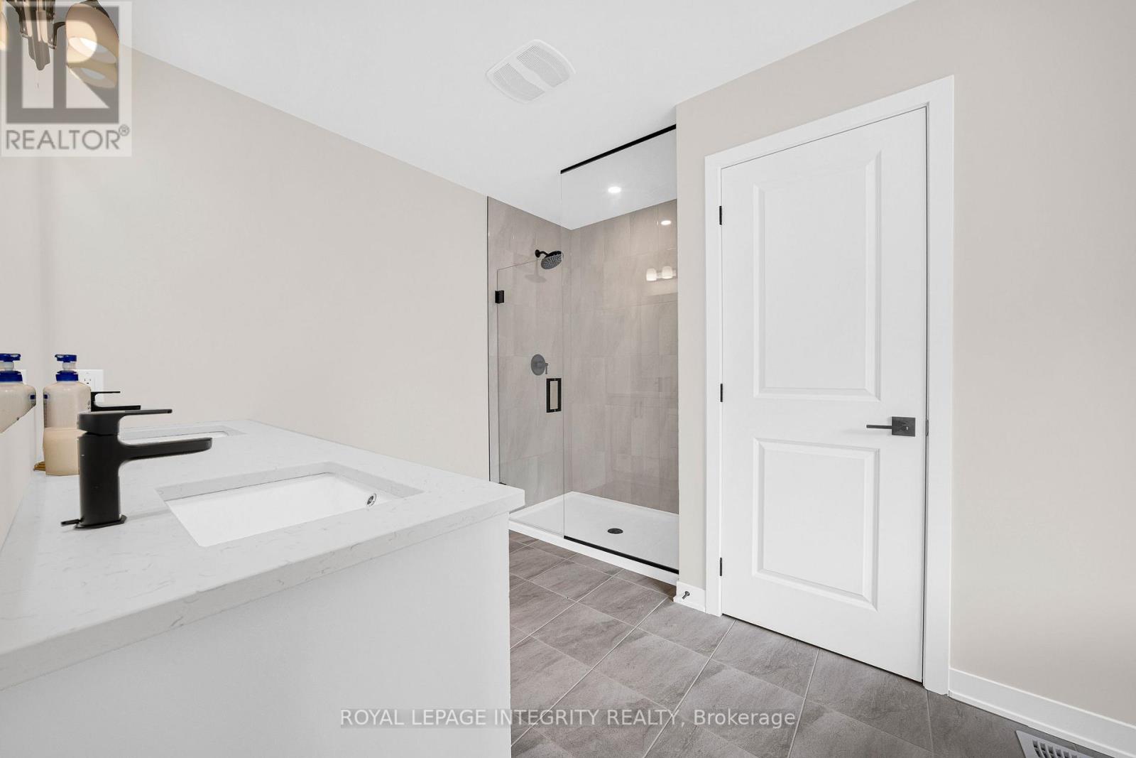 5+ Bedroom for Sale in Ottawa – 804 TINCTURE PLACE – By Peter Sagos - Image 26