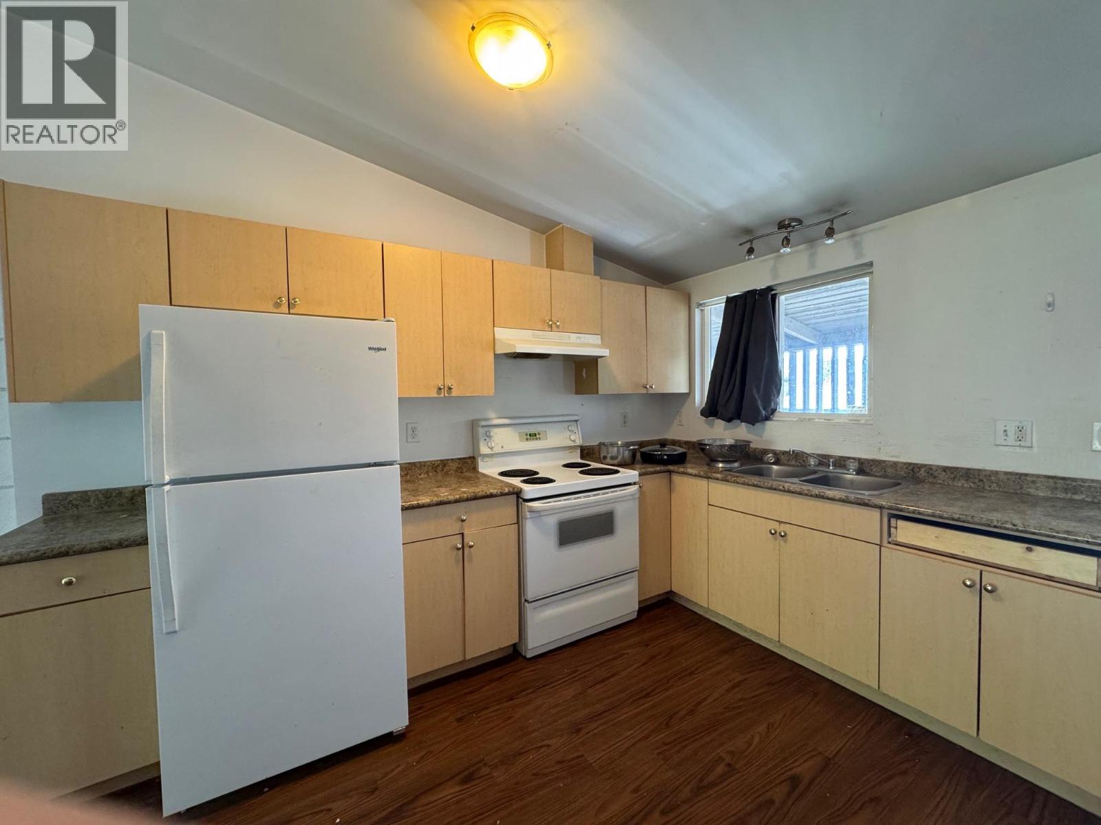2290 Blair Street - 32