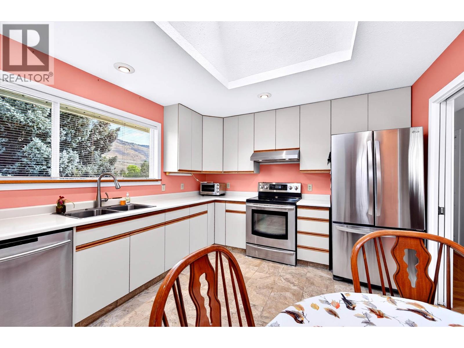 272 Valleyview Place - 12