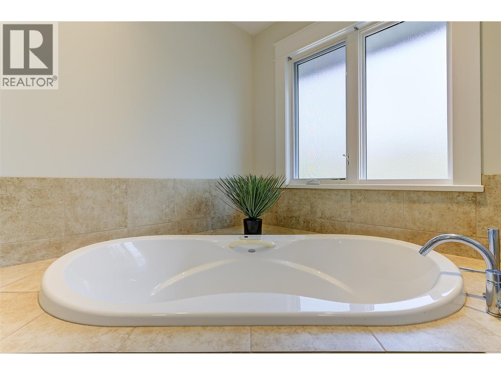 5049 Treadgold Court, Kelowna