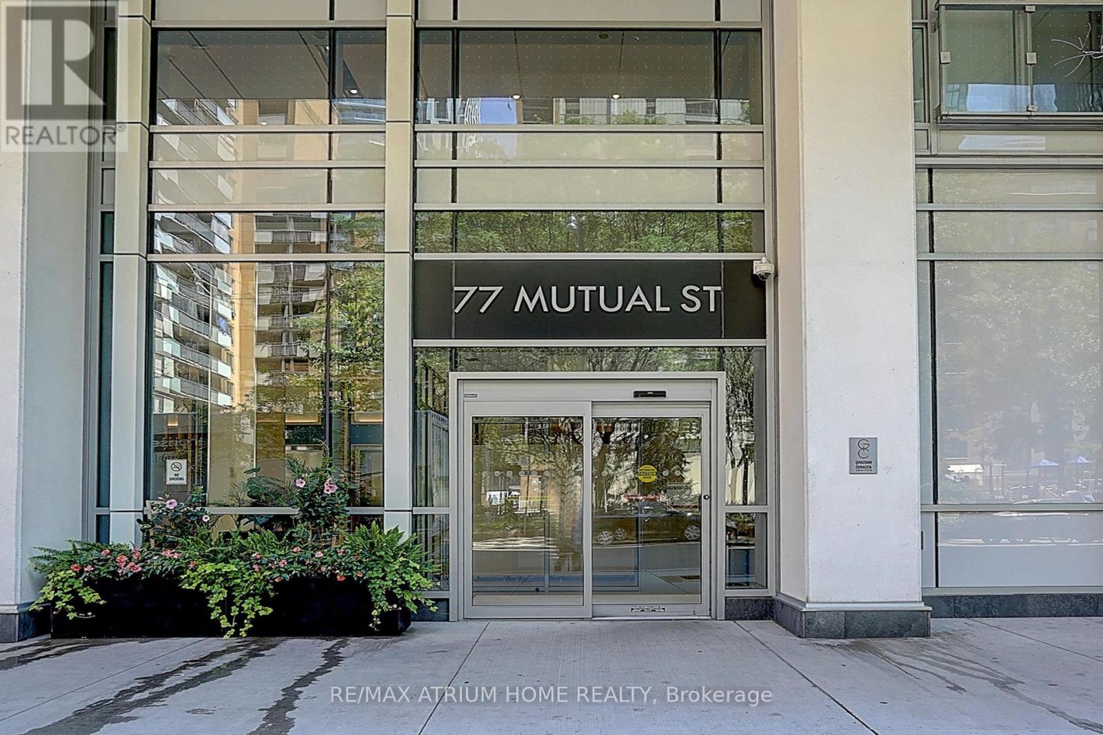 #806 77 MUTUAL STREET - 1