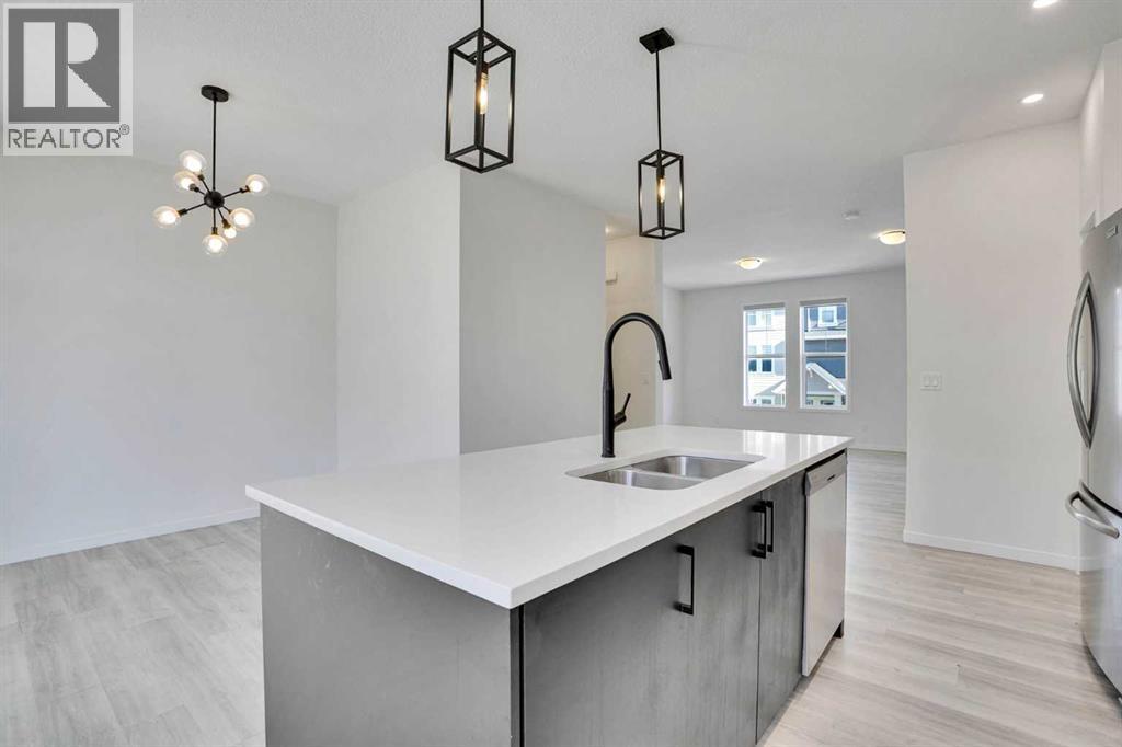 229 SOUTH POINT Park SW - 4