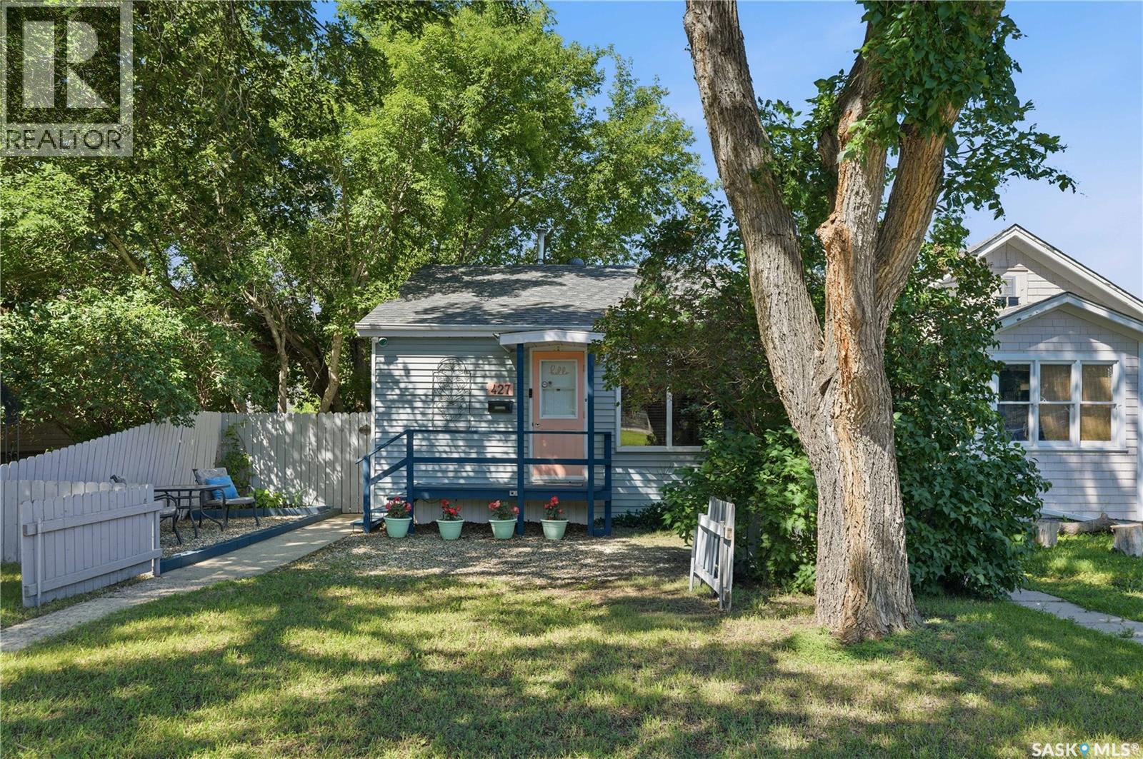 427 K AVENUE N - 3