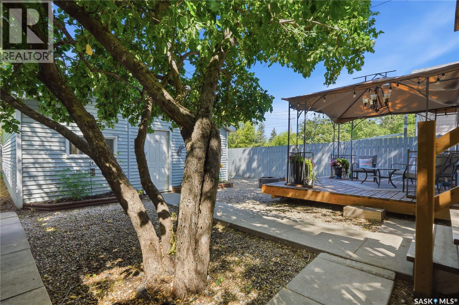 427 K AVENUE N - 32