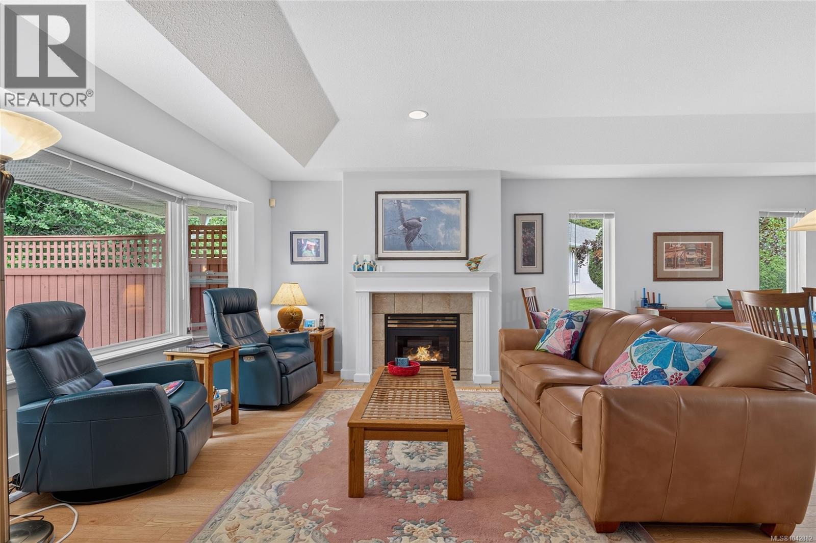 #6 850 Arbutus St - 23