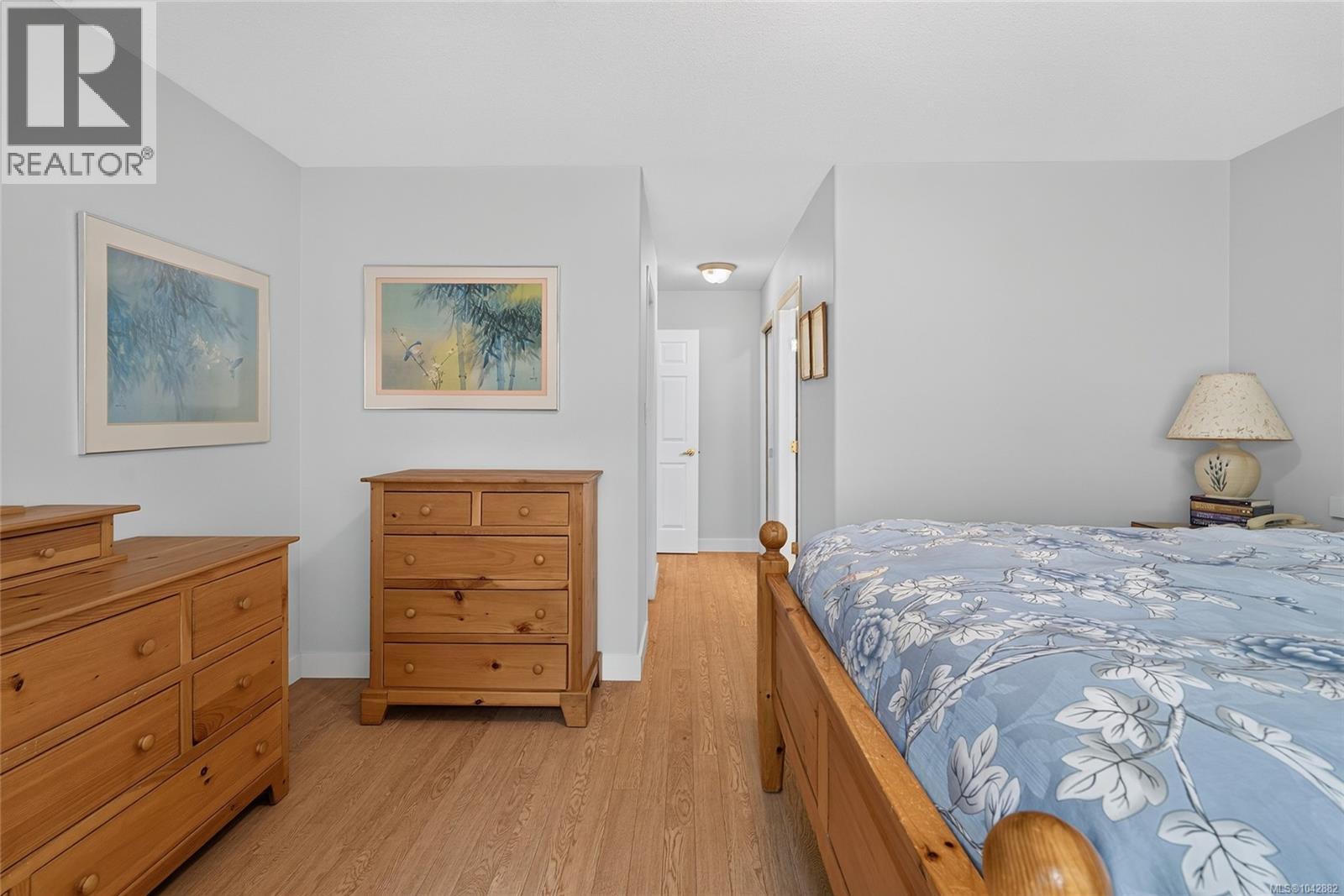 #6 850 Arbutus St - 26