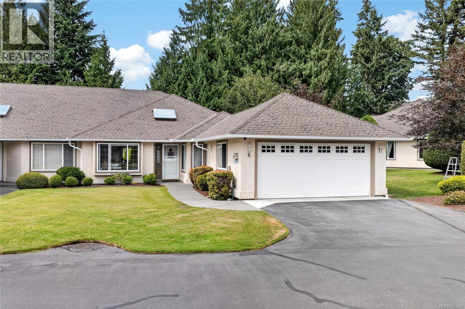 #6 850 Arbutus St - 1