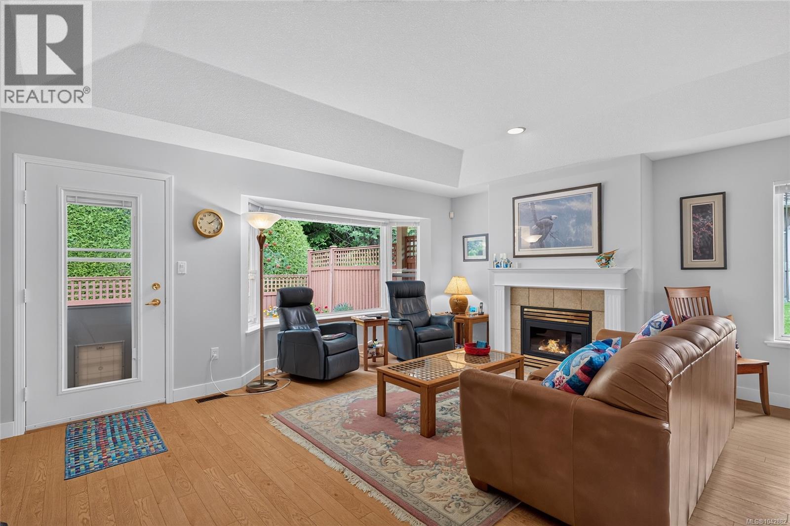 #6 850 Arbutus St - 22