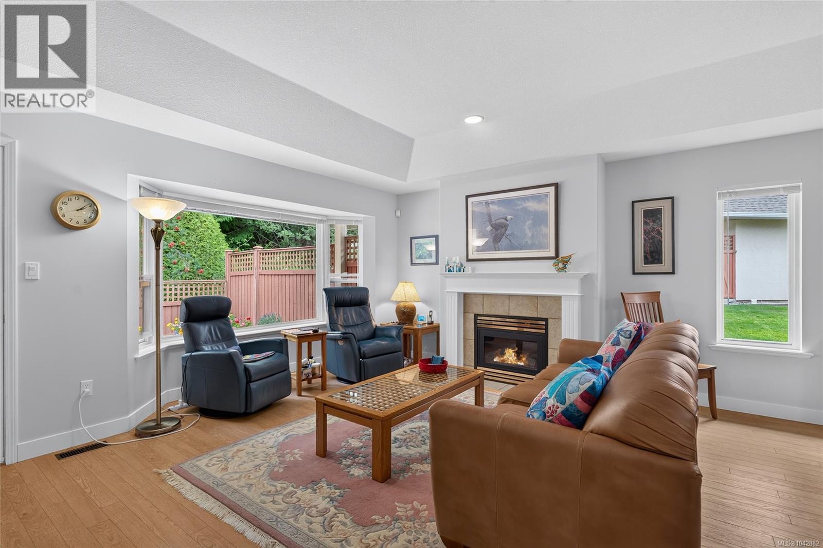 #6 850 Arbutus St - 5