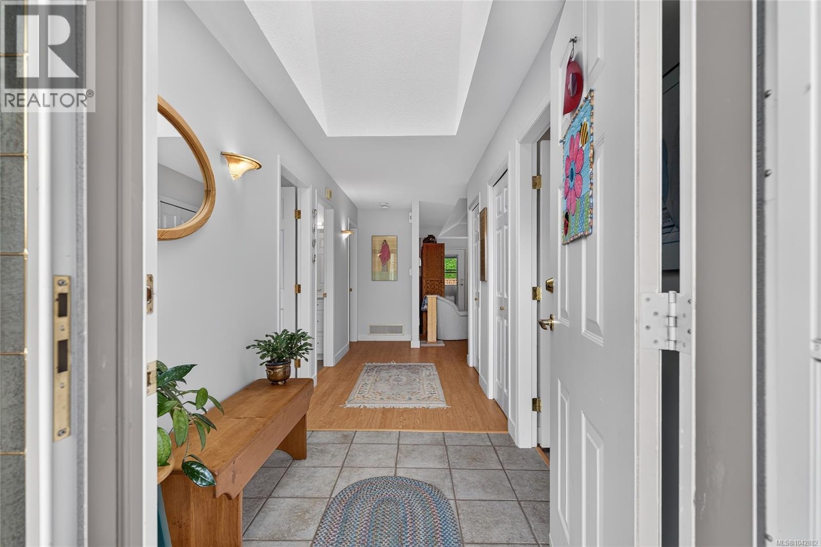 #6 850 Arbutus St - 12