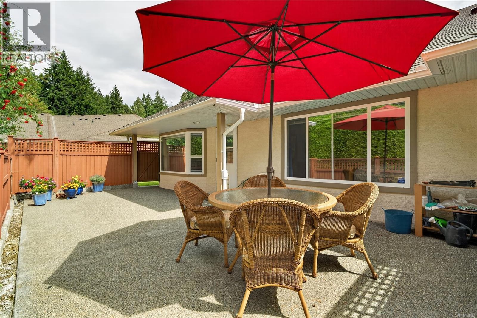 #6 850 Arbutus St - 32