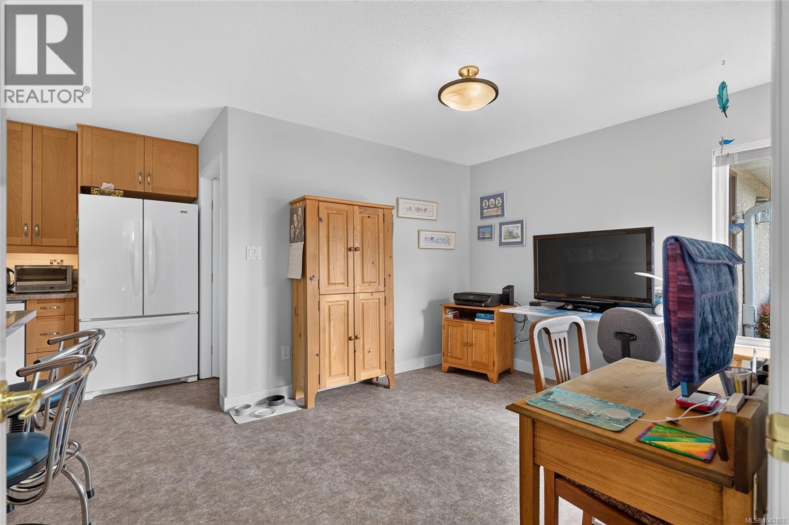 #6 850 Arbutus St - 14