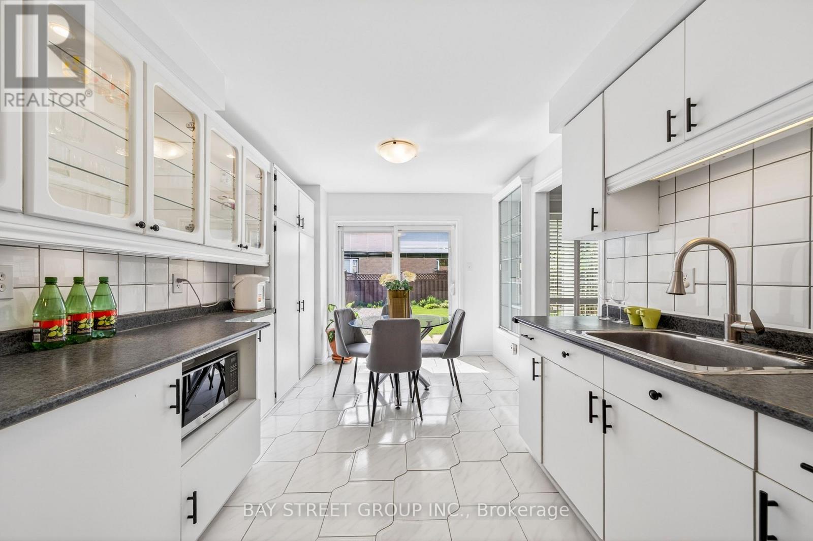 16 CHASE COURT - 18