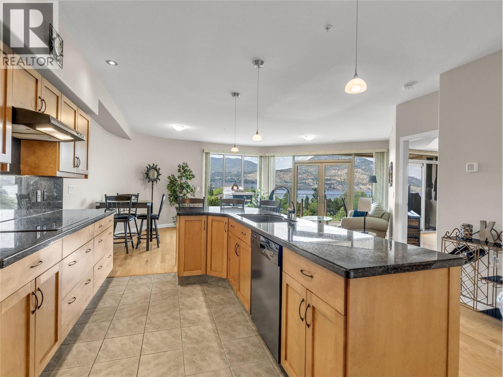 250 MARINA Way Unit# 603, Penticton