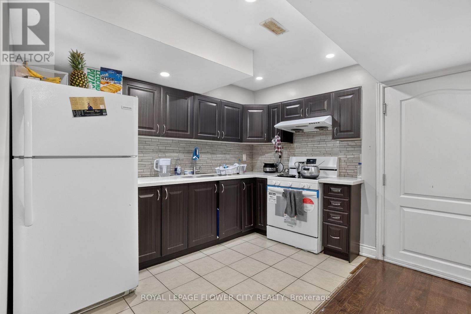 85 EBURY DRIVE - 44