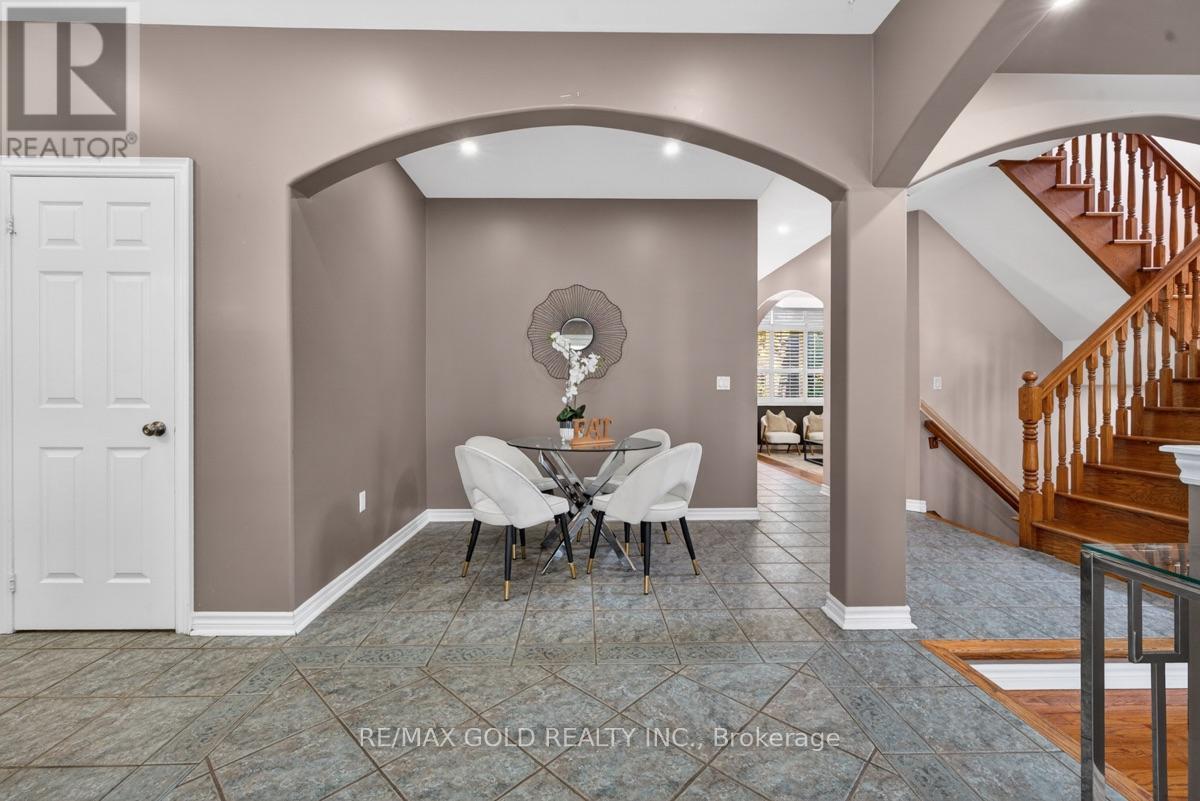 61 WHITWELL DRIVE - 19