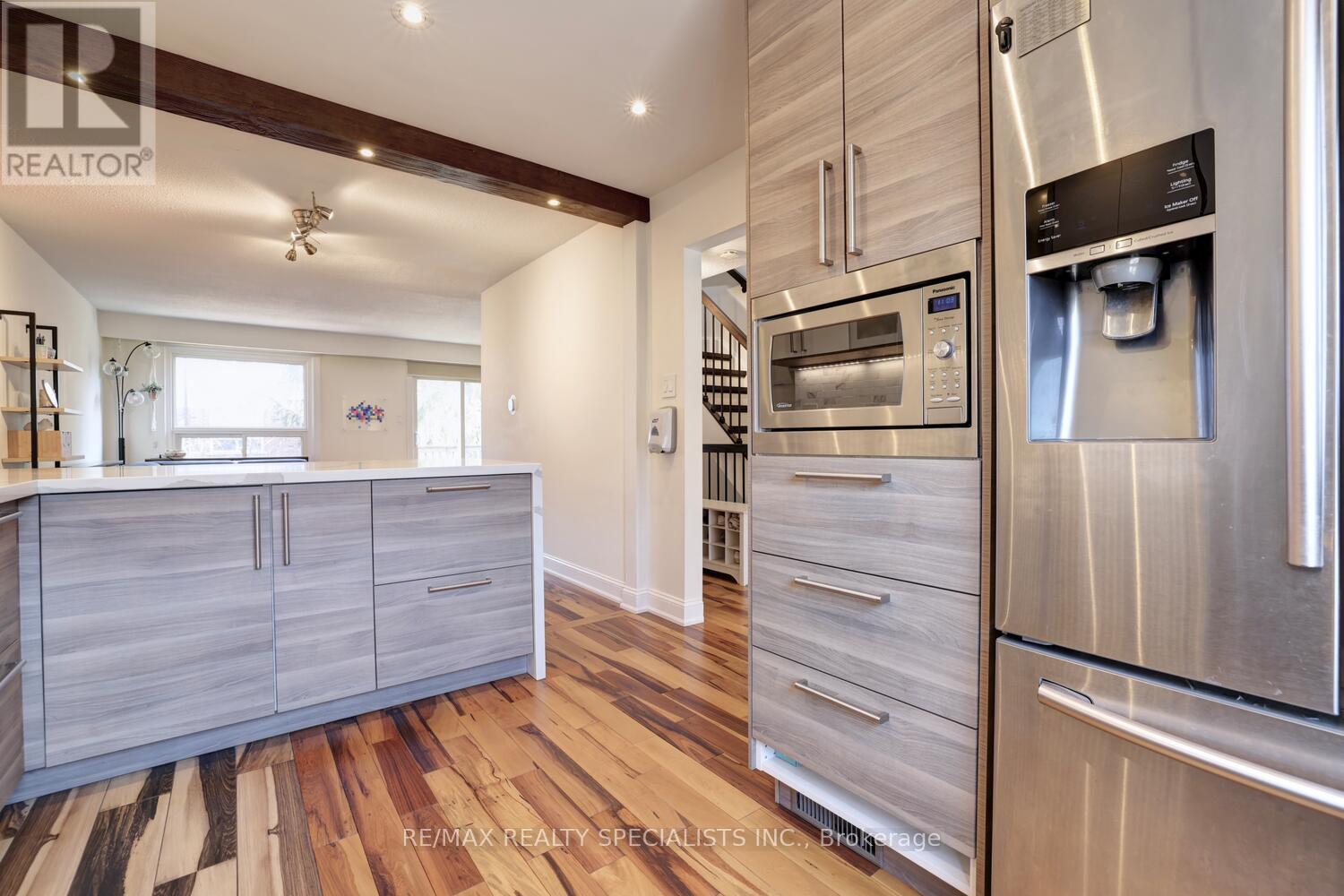 #25 2445 HOMELANDS DRIVE - Image 15