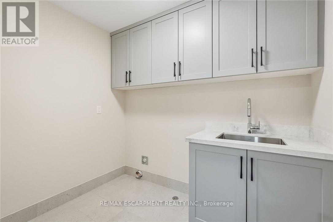 7 BARTLETT AVENUE - Image 25
