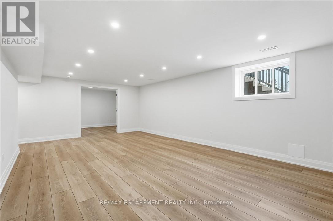 7 BARTLETT AVENUE - Image 42