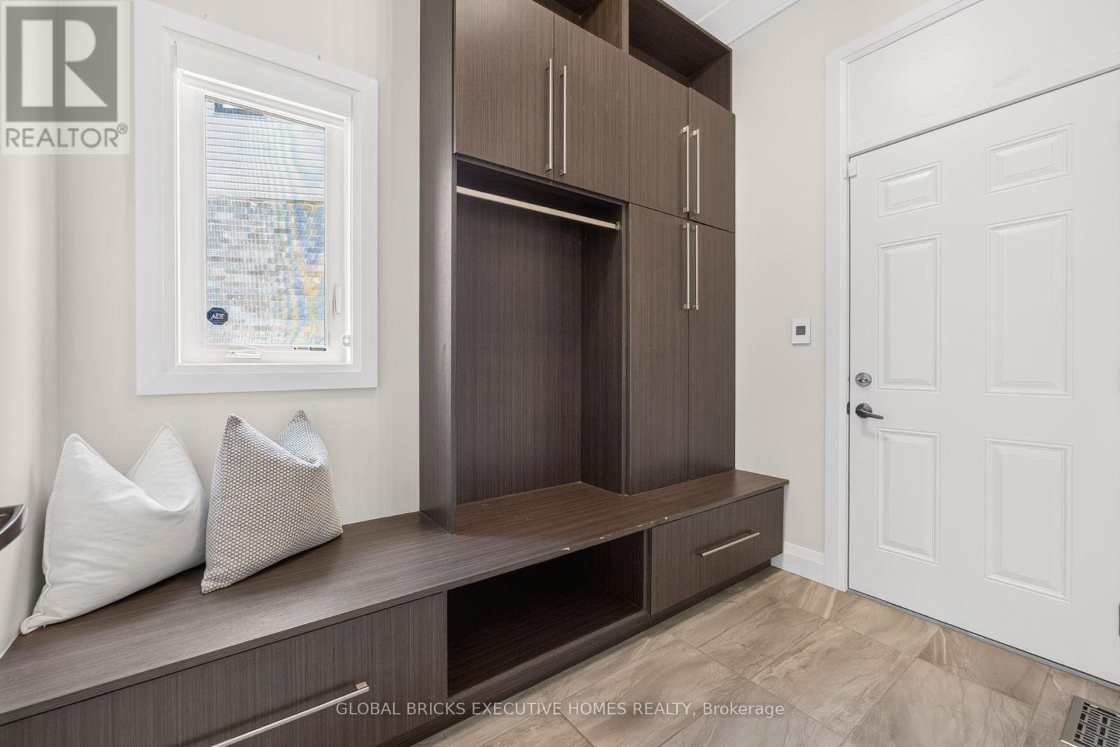 56 VALLEYSCAPE DRIVE - 12