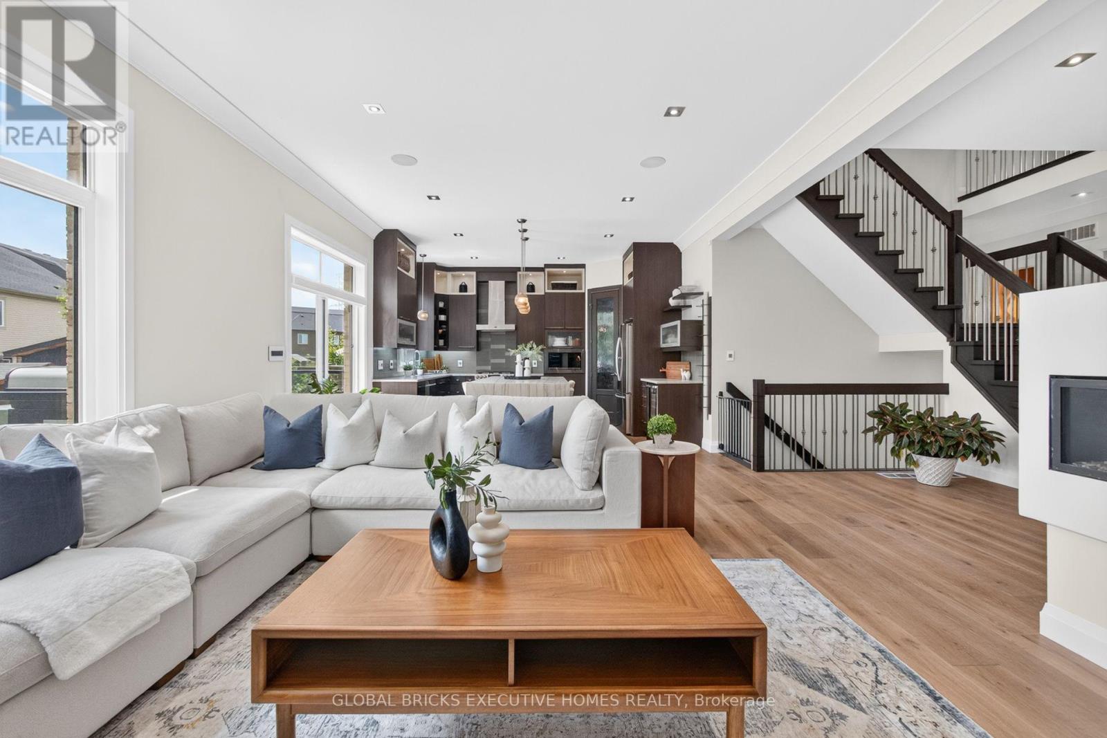56 VALLEYSCAPE DRIVE - 17