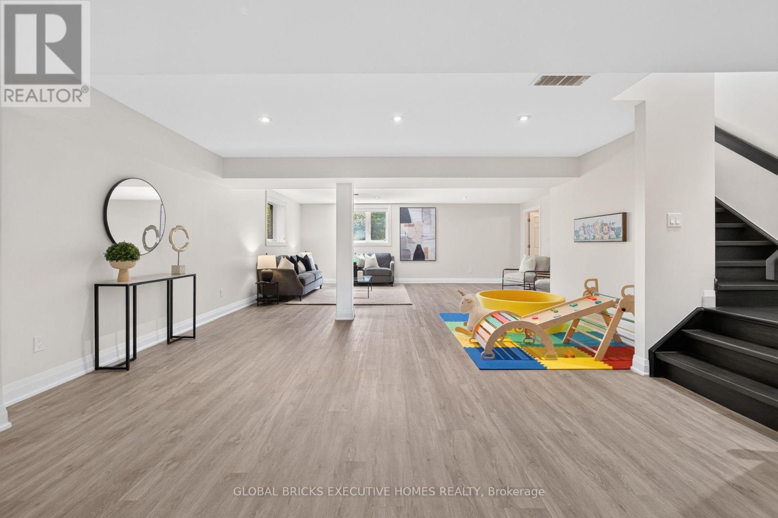56 VALLEYSCAPE DRIVE - 40