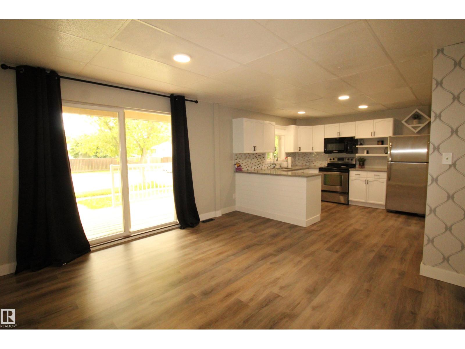 5109 47 ST - 13