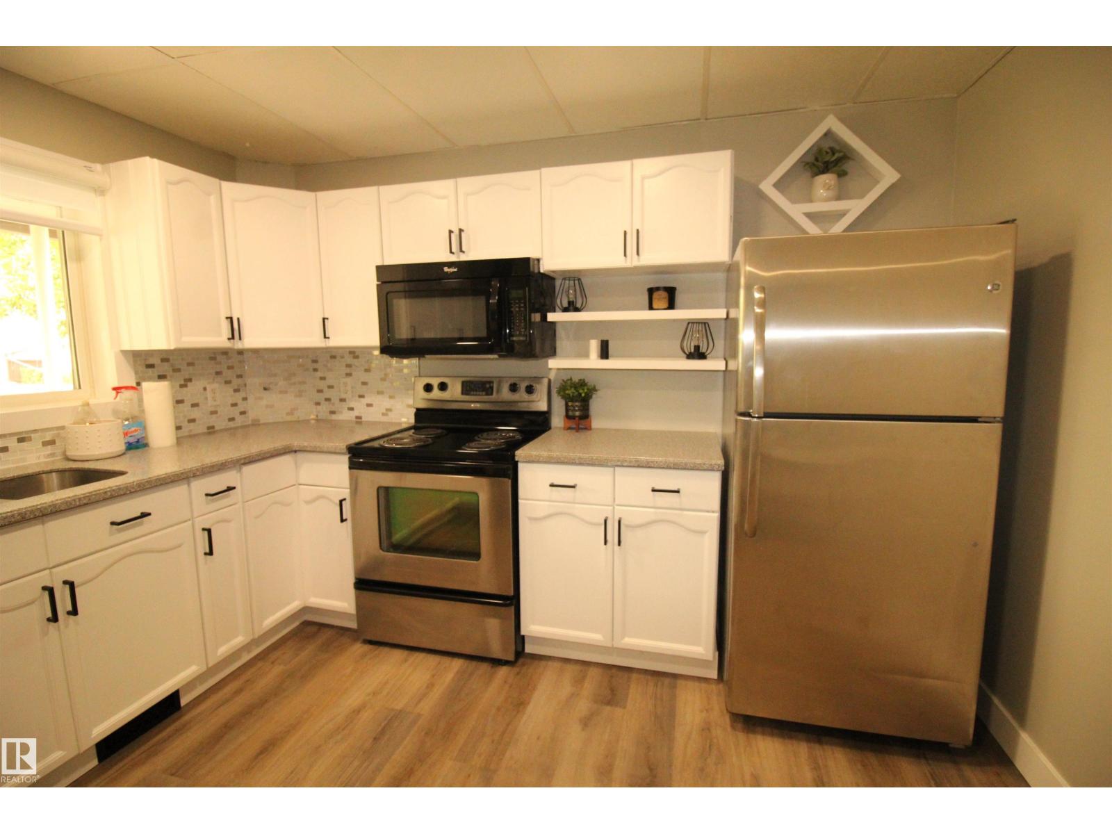 5109 47 ST - 16