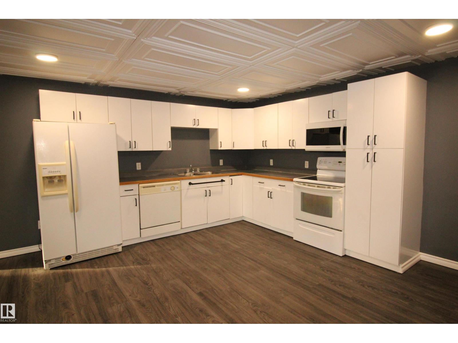 5109 47 ST - 29