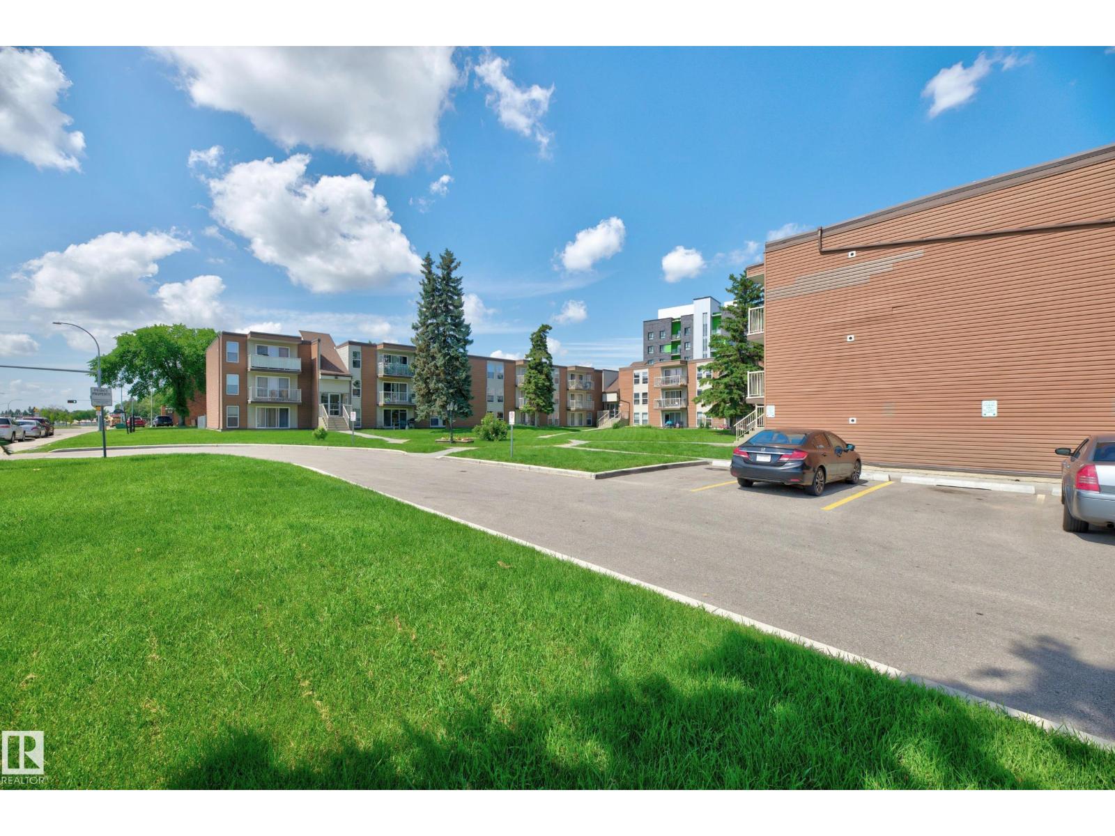 #209 7220 144 AV NW - 30
