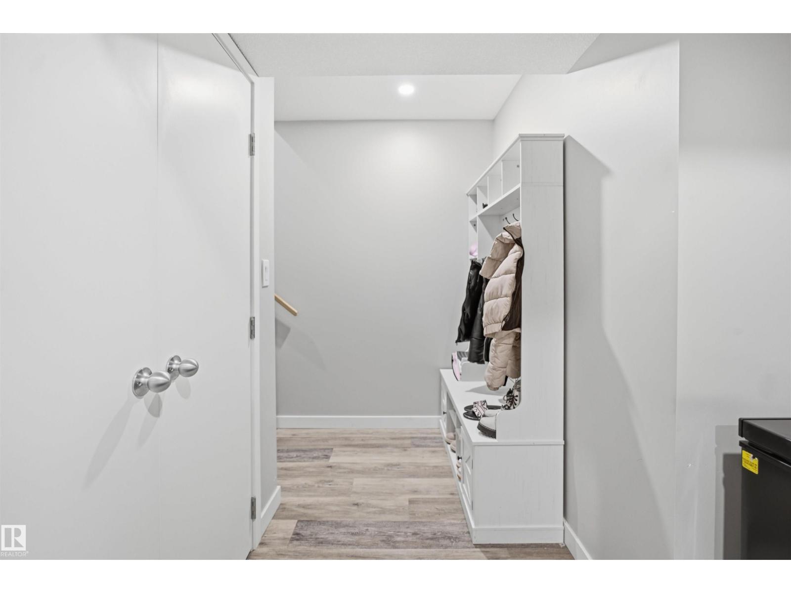 #71 10909 106 ST NW - 25