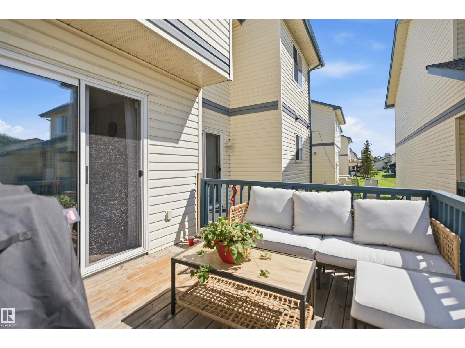 #71 10909 106 ST NW - 35