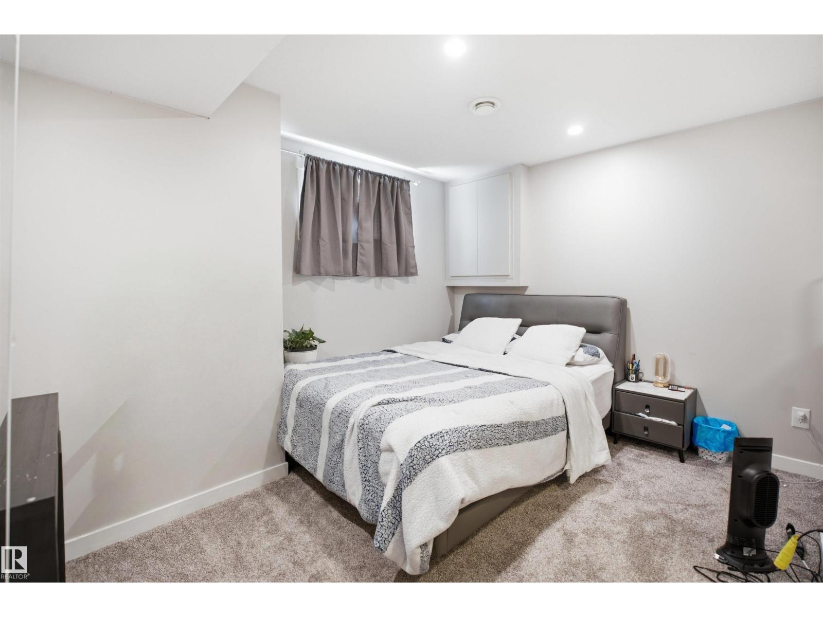#71 10909 106 ST NW - 30