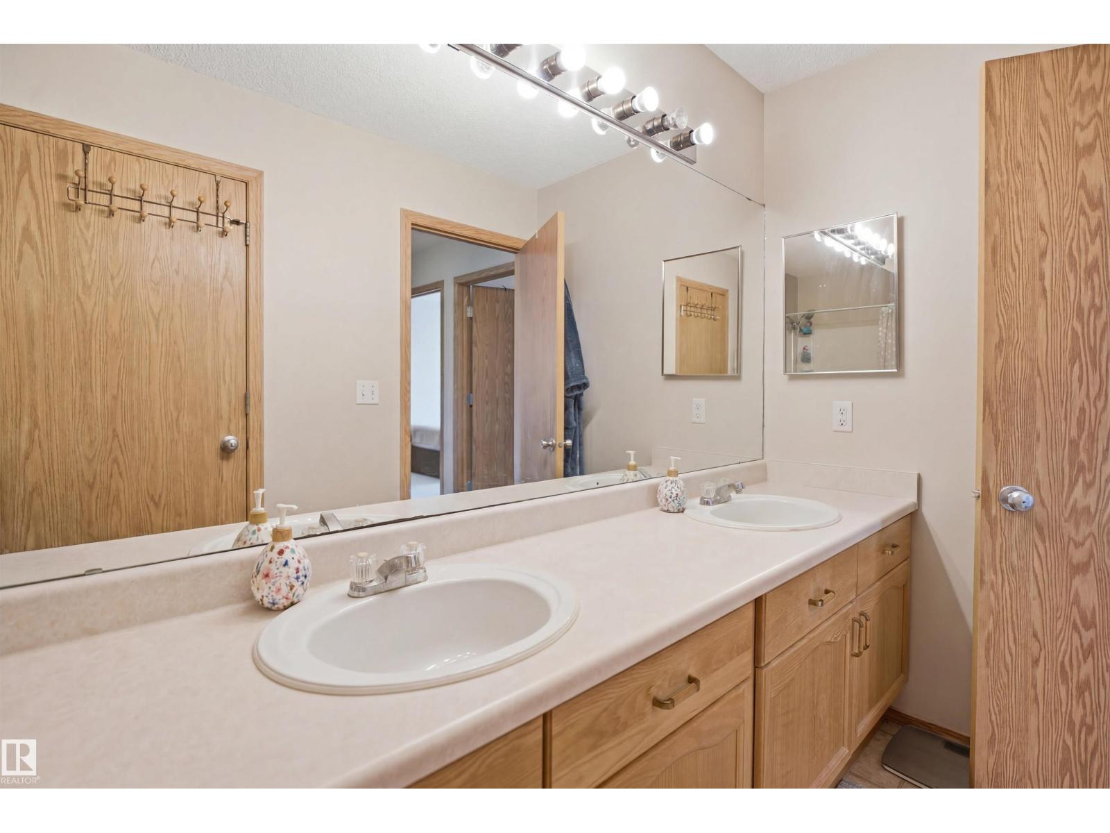 #71 10909 106 ST NW - 20