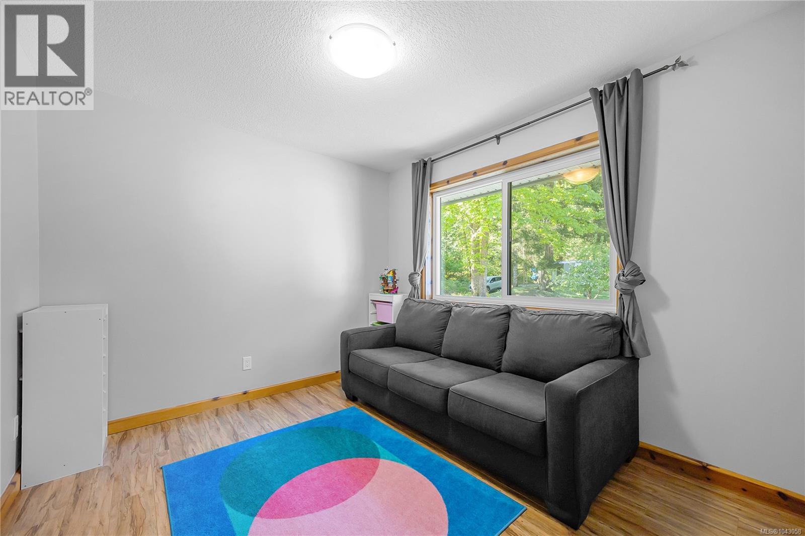 4299 Entrance Ave - 24