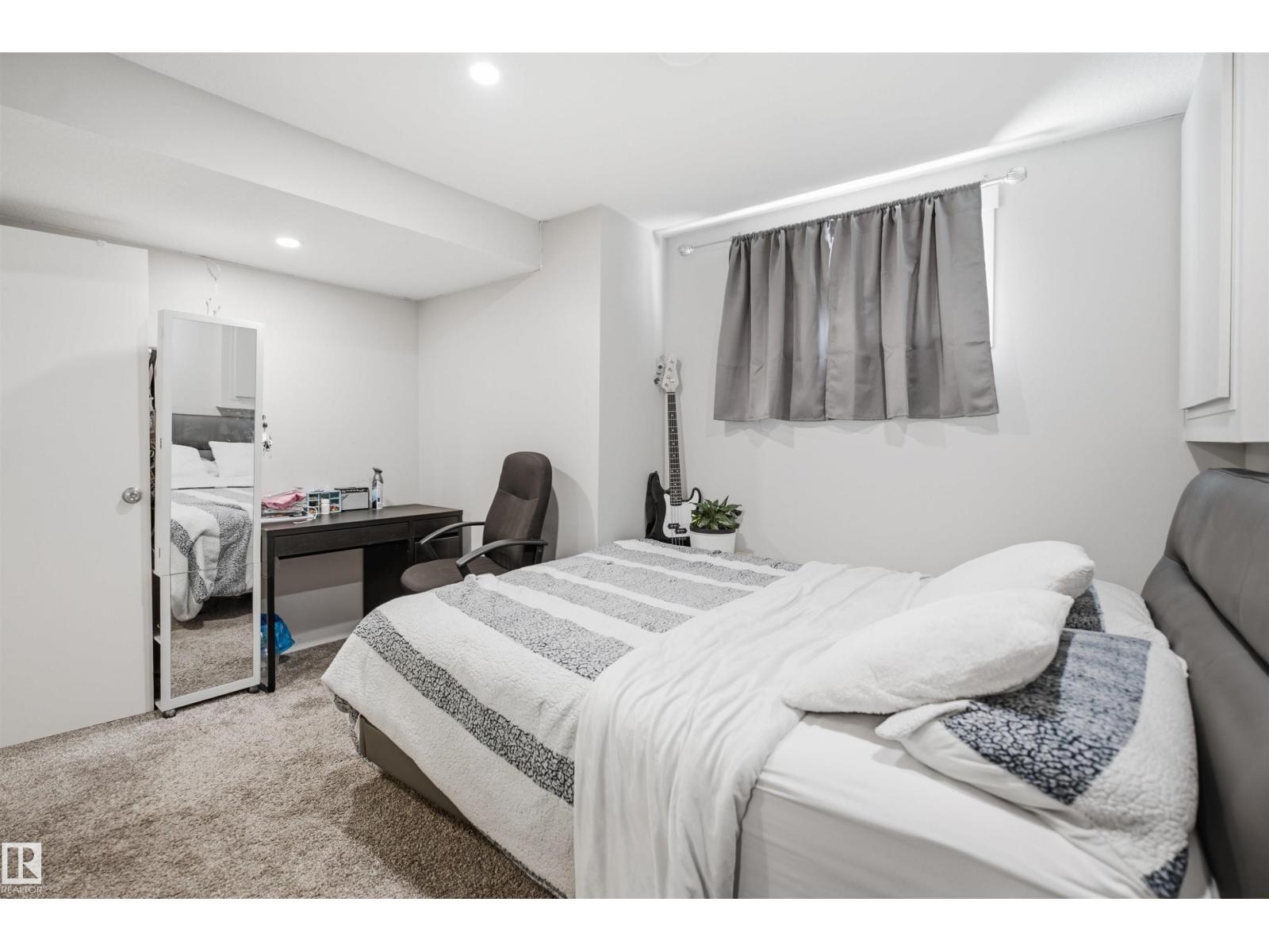 #71 10909 106 ST NW - 31