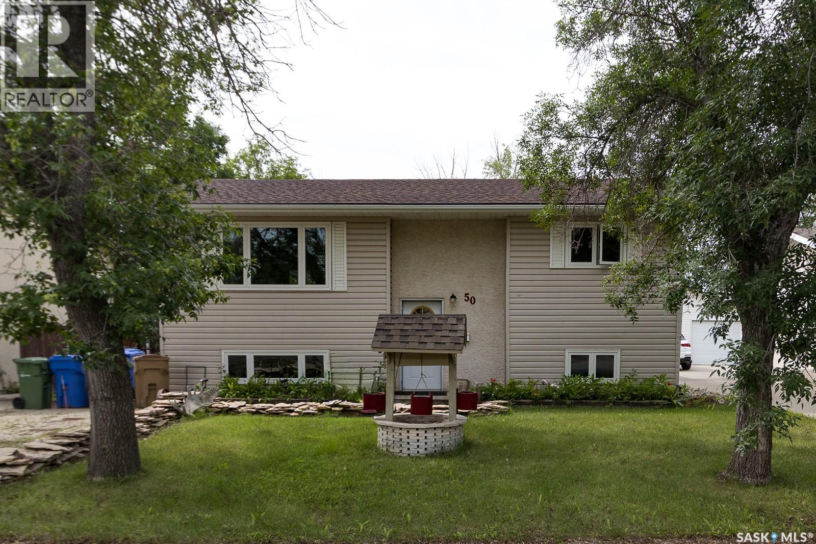 50 Hyland CRESCENT - 1