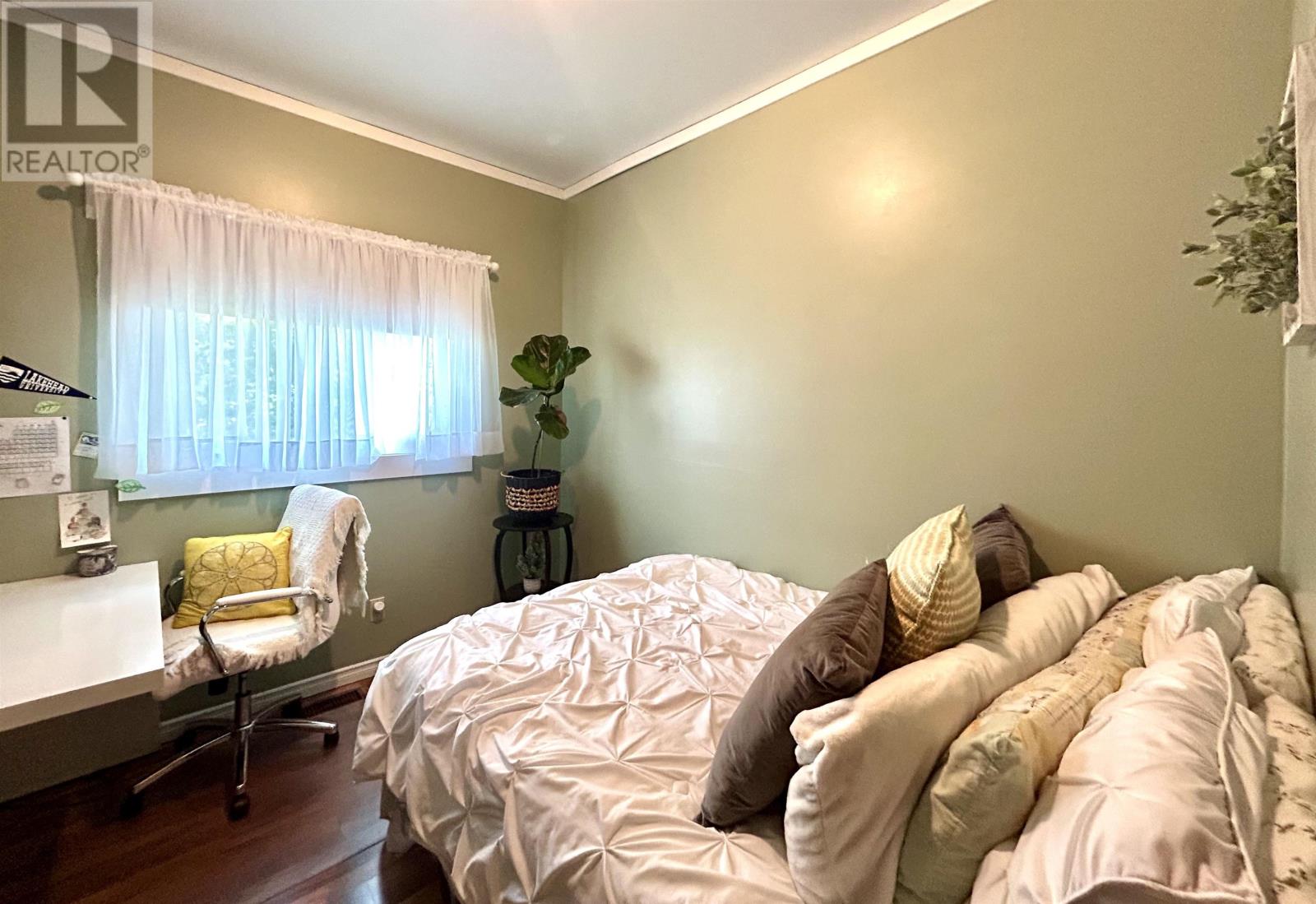 626 Second Street West - 14