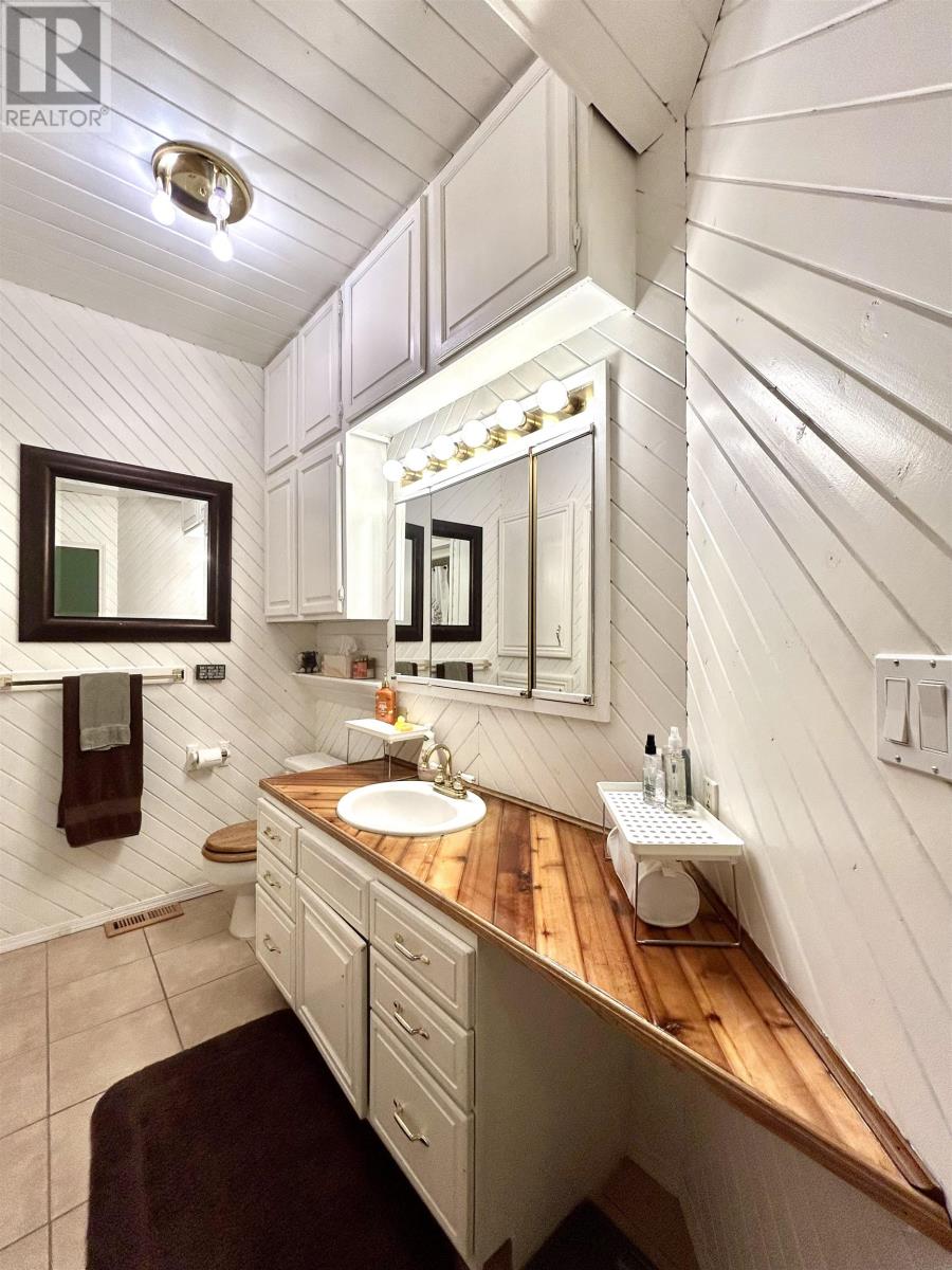626 Second Street West - 11