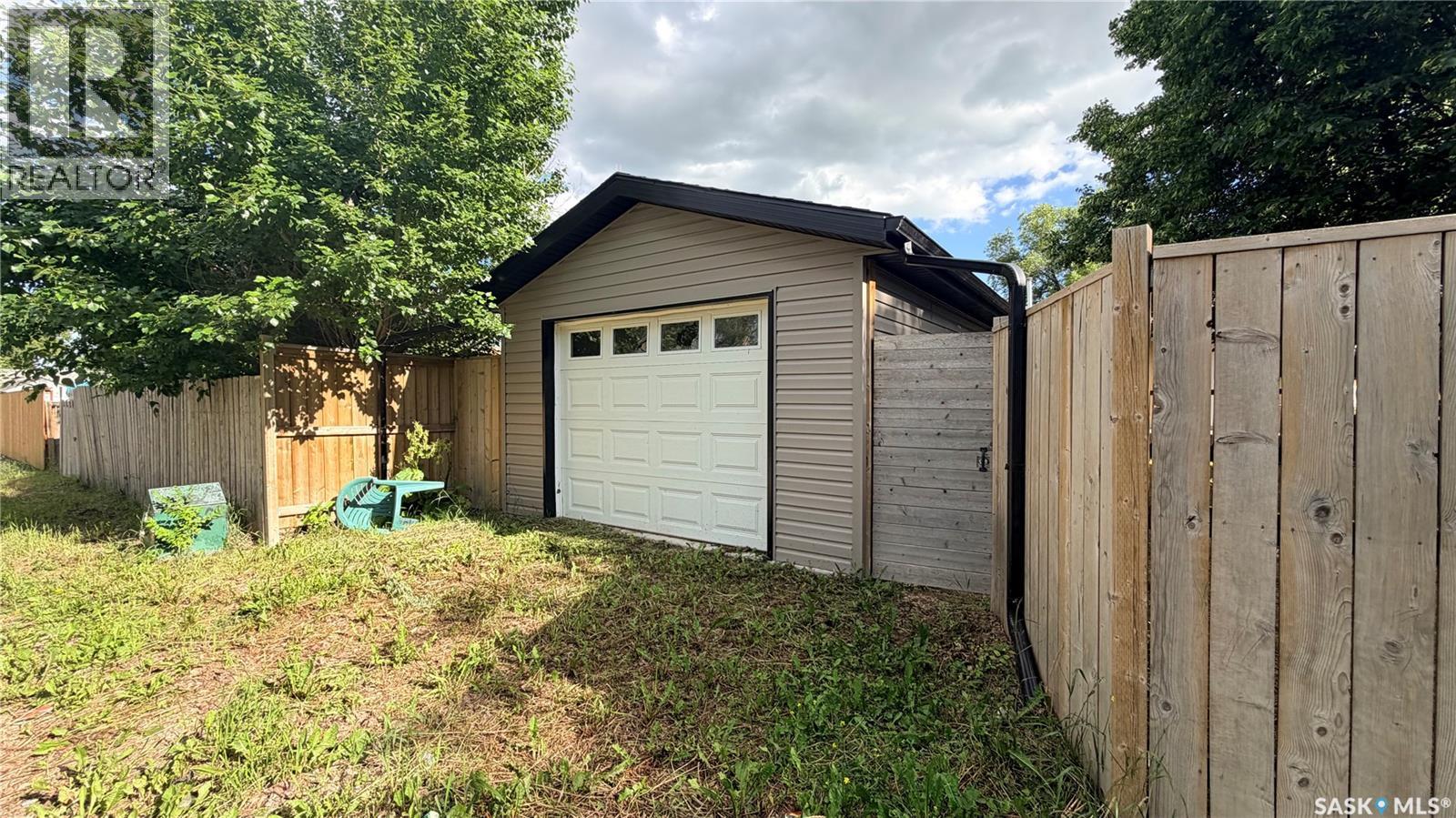 649 Douglas CRESCENT - 27