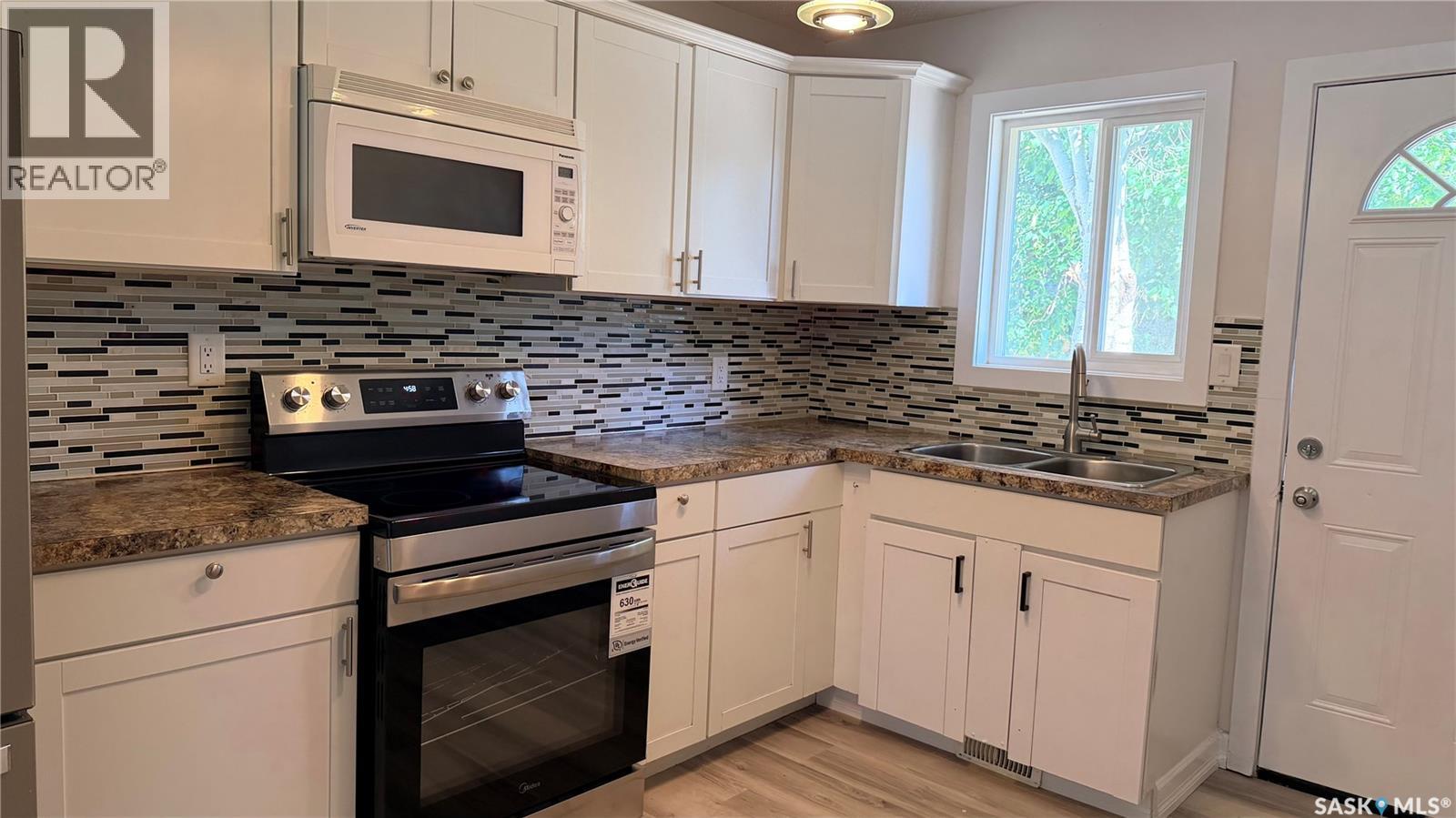 649 Douglas CRESCENT - 7