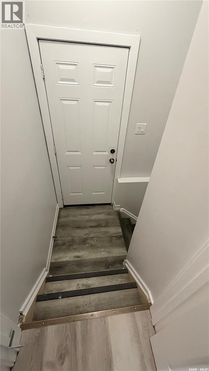 649 Douglas CRESCENT - 13