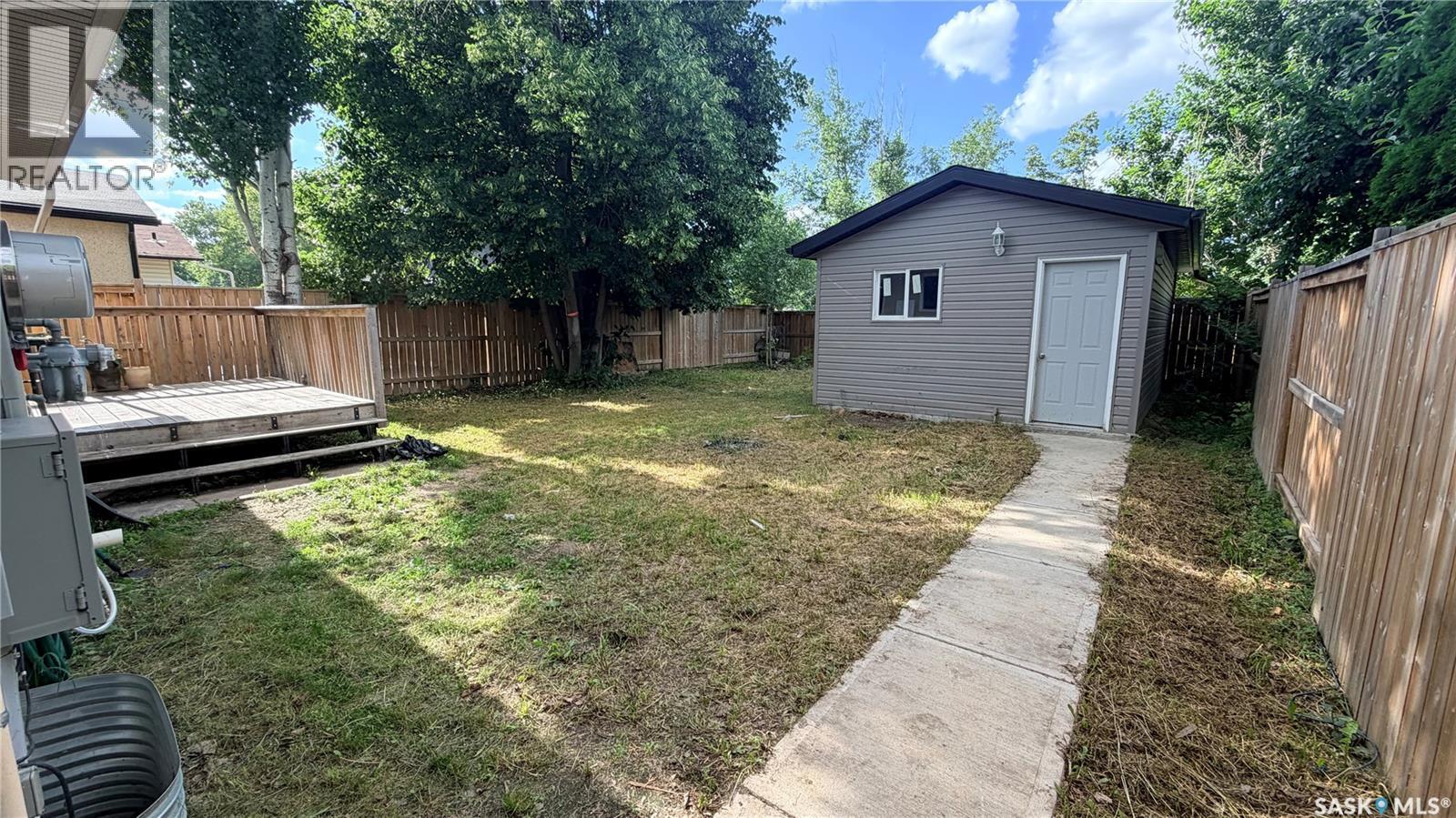 649 Douglas CRESCENT - 26