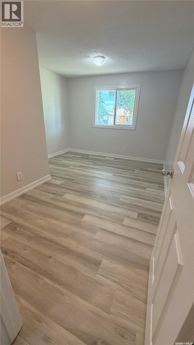 649 Douglas CRESCENT - 9
