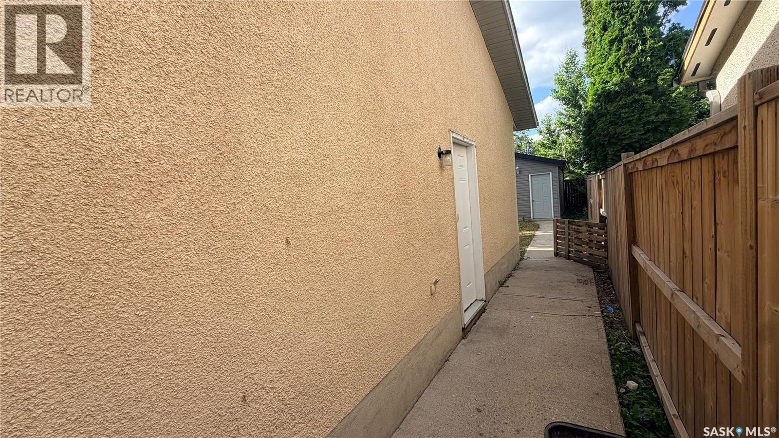649 Douglas CRESCENT - 25